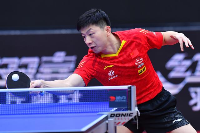 的牽制力給 的牽制力給