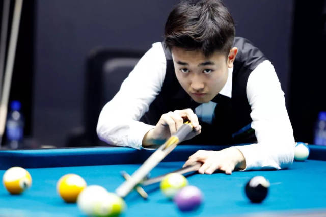 这是年轻球 这是年轻球