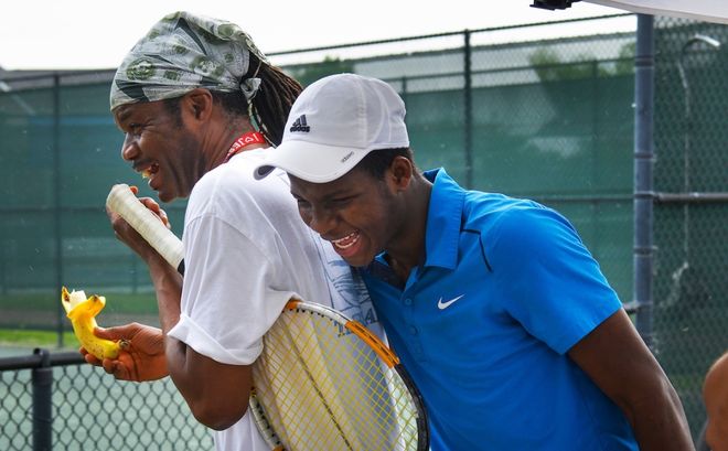 库明加逐渐 库明加逐渐